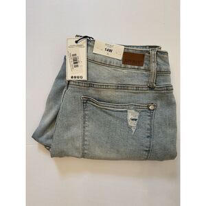 Judy Blue Women's Boyfriend Mid-Rise 14W Light Blue NWT Distressed